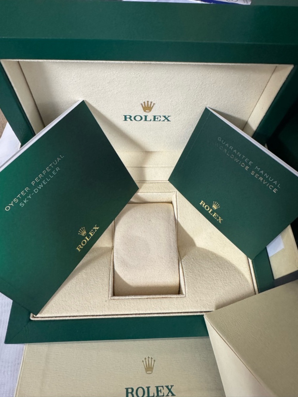 Rolex 💯% Authentic empty presentation storage box 2 booklets and box -PRICE FIRM